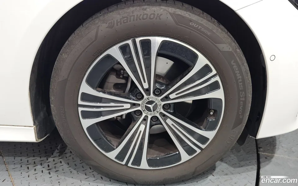 Mercedes-Benz E-Class E200 2025 — миниатюра 5