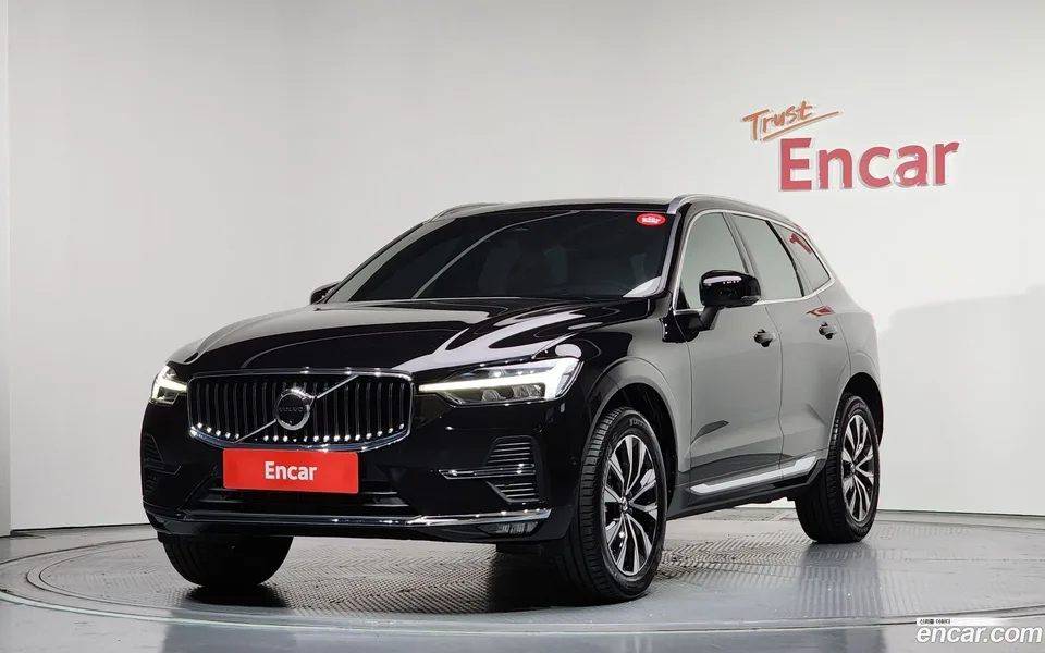 Volvo XC60 B5 2023 — фото 1, купить с доставкой в Москву