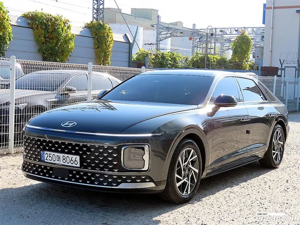 Hyundai Grandeur 2.5 2WD 2023 — фото 1, купить с доставкой в Москву