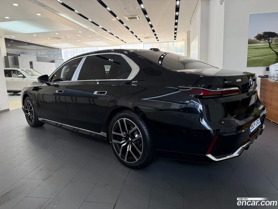 BMW 7 Series 740i xDrive M 2026 — миниатюра 4