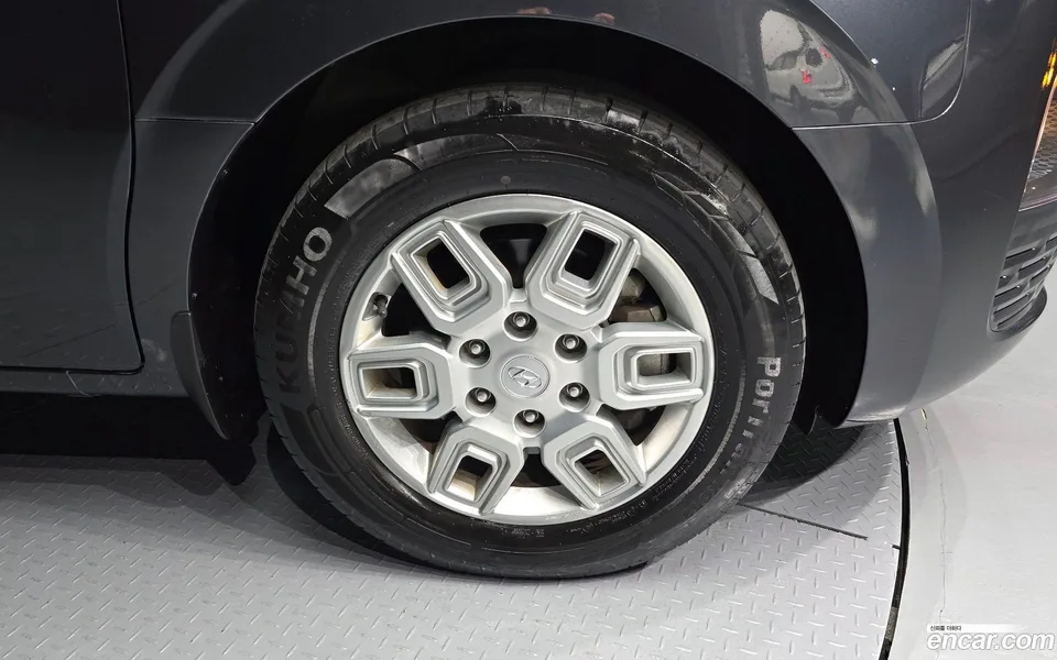 Hyundai Staria 5 2023 — миниатюра 2