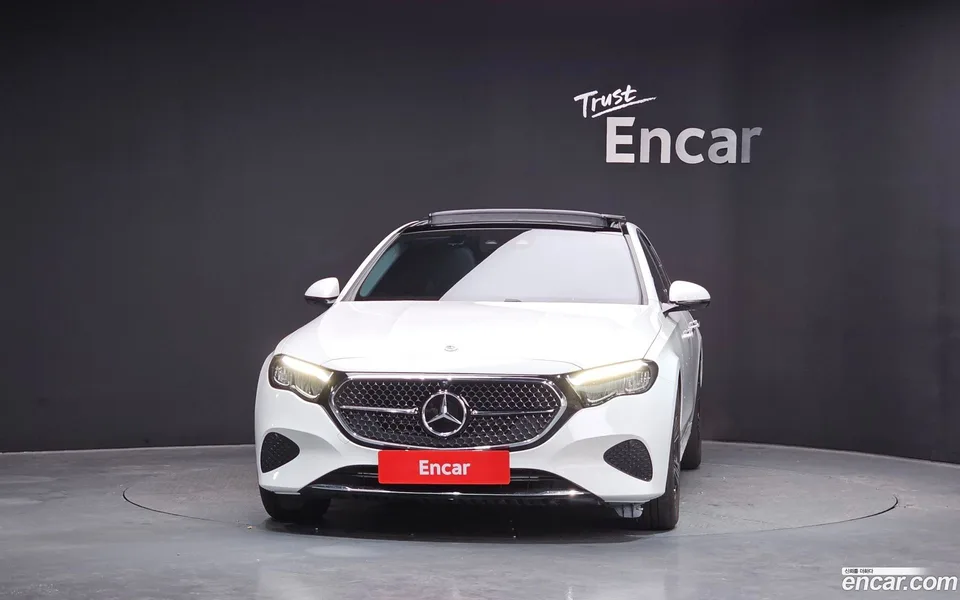 Mercedes-Benz E-Class E200 2024 — миниатюра 3