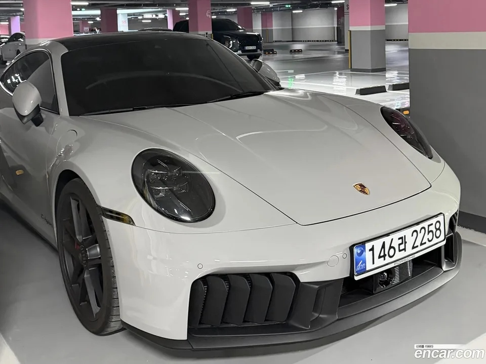 Porsche 911 (992) GTS 2025 — миниатюра 2