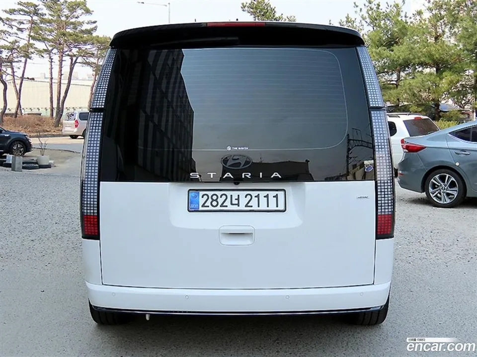 Hyundai Staria 4WD 9 2025 — миниатюра 4