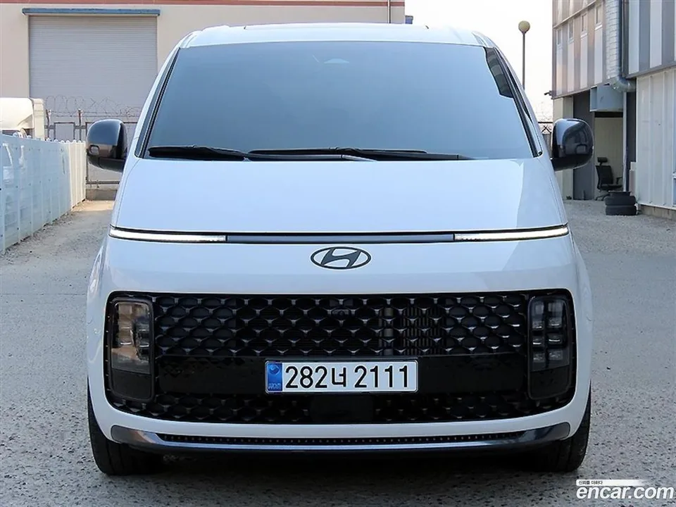 Hyundai Staria 4WD 9 2025 — фото 1, купить с доставкой в Москву