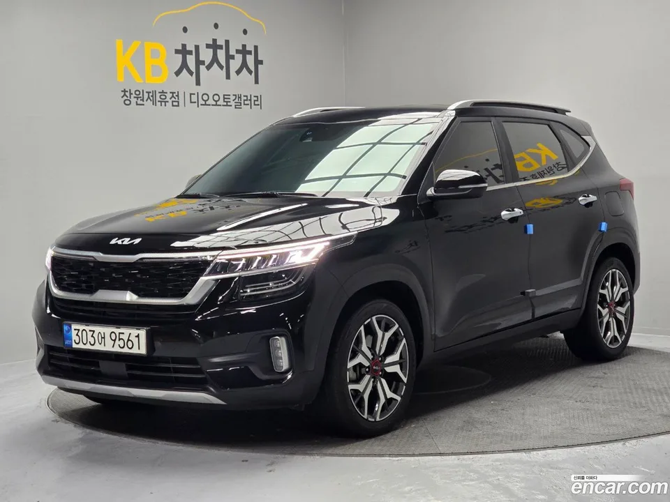 Kia Seltos 1.6 2WD 2022 — фото 1, купить с доставкой в Москву