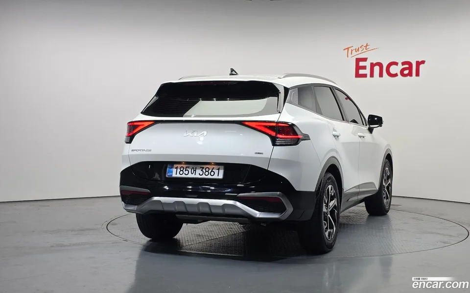 Kia Sportage Hybrid 2WD 2023 — миниатюра 4