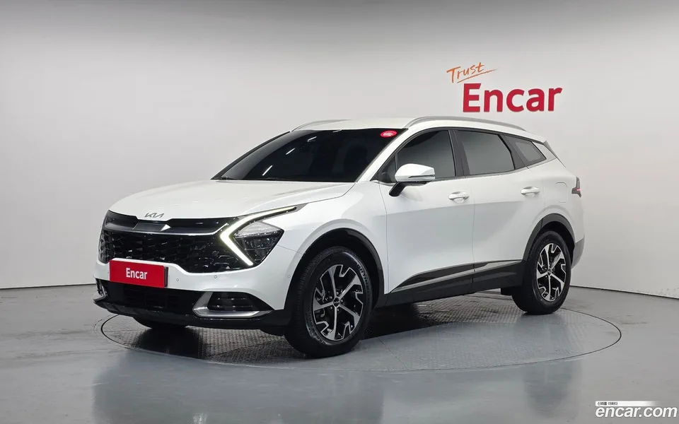 Kia Sportage Hybrid 2WD 2023 — фото 1, купить с доставкой в Москву