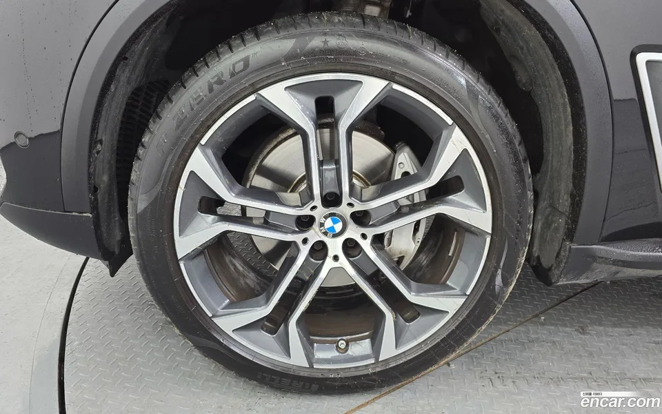 BMW X5 xDrive 30d xLine 2022 — миниатюра 2