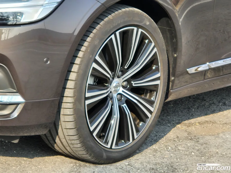 Volvo S90 B5 2024 — миниатюра 3