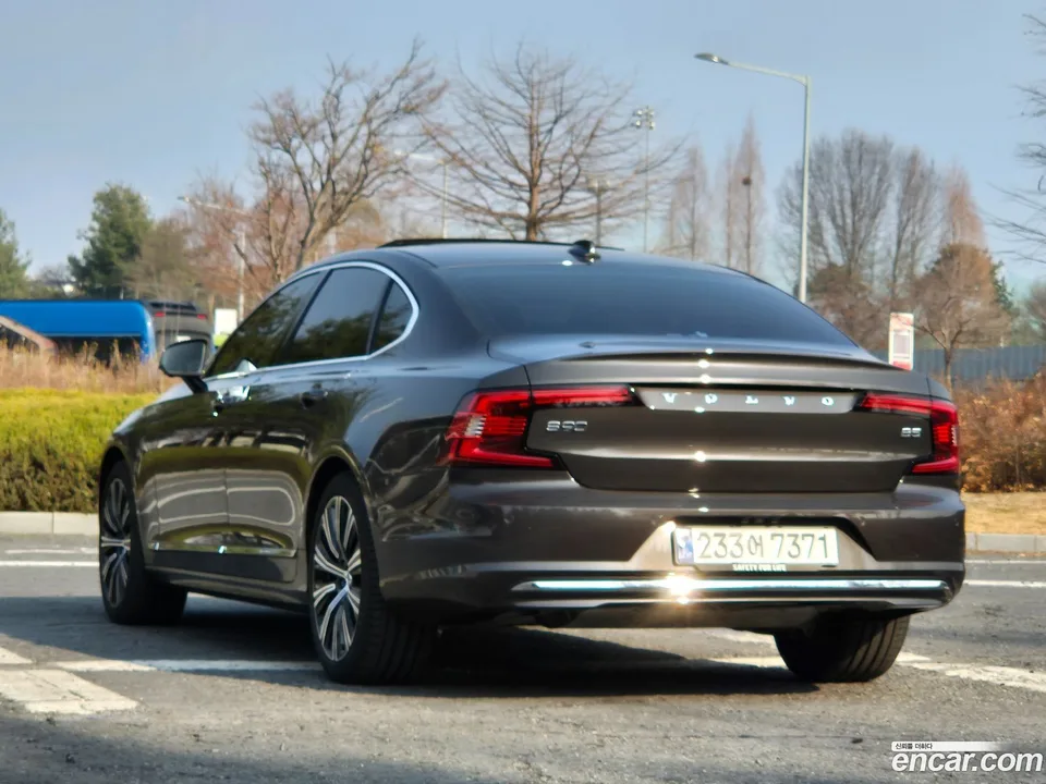 Volvo S90 B5 2024 — миниатюра 4
