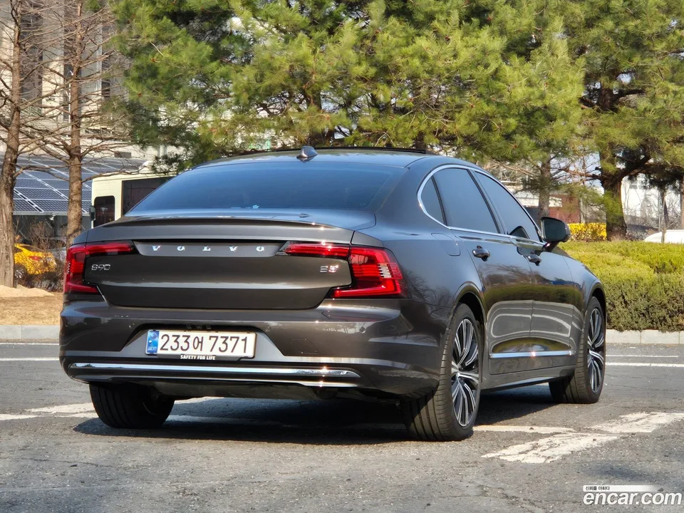 Volvo S90 B5 2024 — миниатюра 5