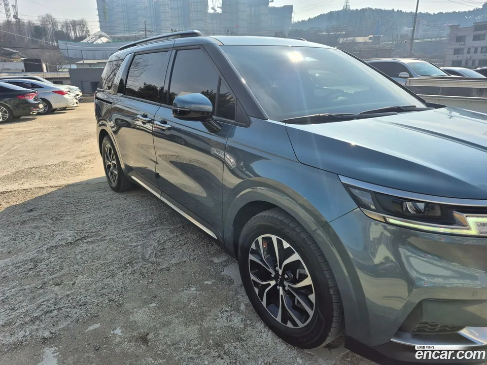 Kia Carnival 9 2022 — миниатюра 2