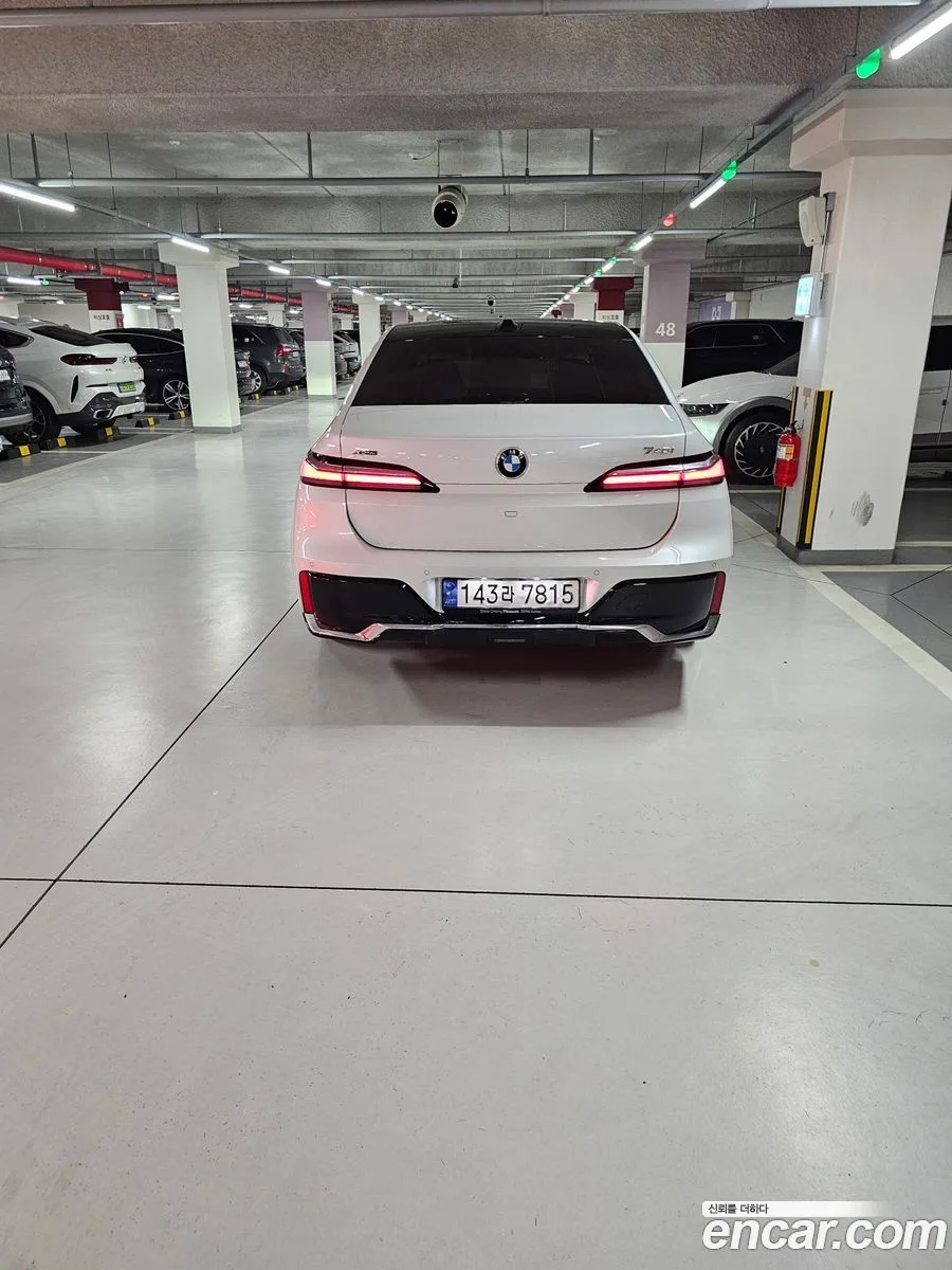 BMW 7 Series 740i xDrive M 2024 — миниатюра 4
