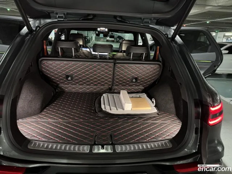 Genesis GV70 2.5T 2WD 2024 — миниатюра 2