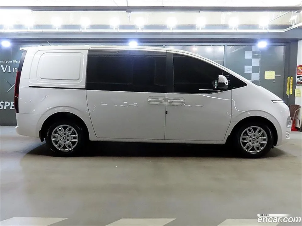 Hyundai Staria L3.5 5 2024 — миниатюра 5
