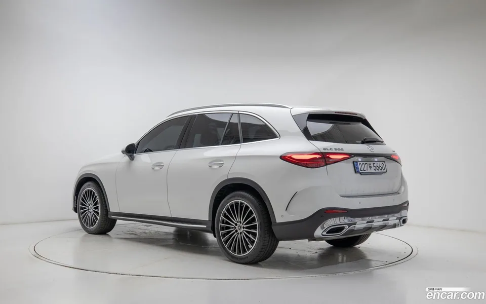 Mercedes-Benz GLC-Class GLC300 4MATIC AMG Line 2025 — миниатюра 2