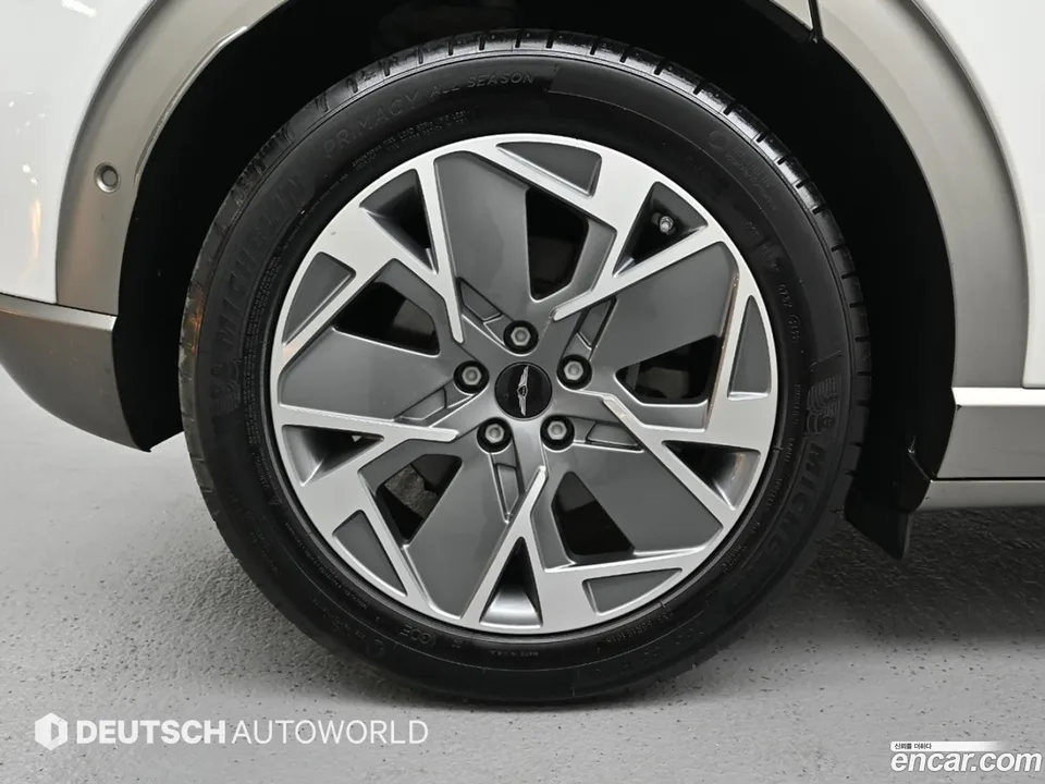 Genesis GV60 2022 — миниатюра 2