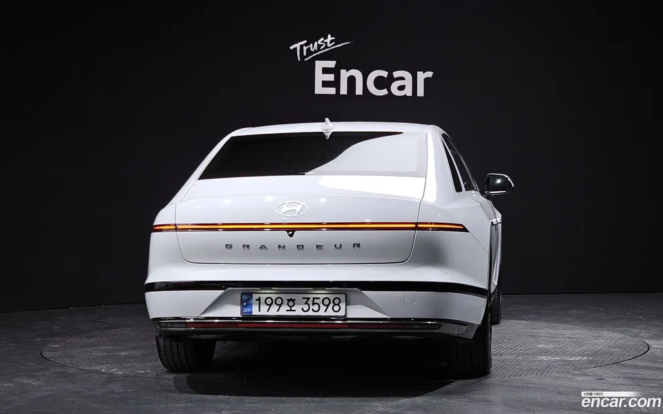 Hyundai Grandeur Hybrid 2024 — миниатюра 4