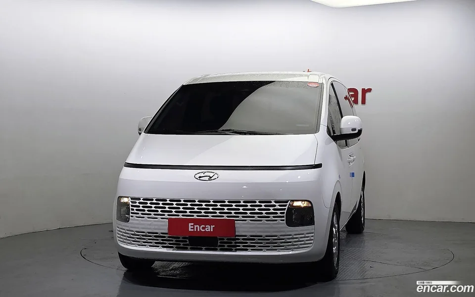 Hyundai Staria L3.5 / 2022 — thumbnail 3