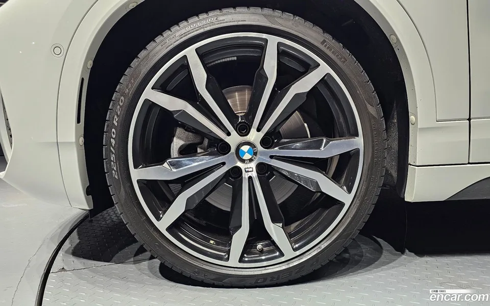 BMW X2 xDrive20i M 2023 — миниатюра 2
