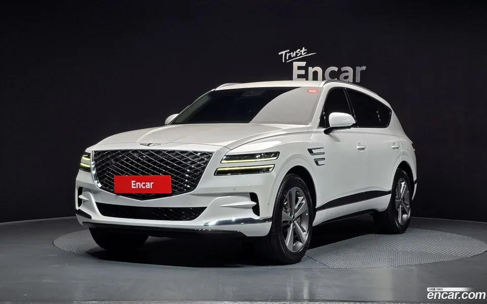 Genesis GV80 2.5T 2WD 2022 — фото 1, купить с доставкой в Москву