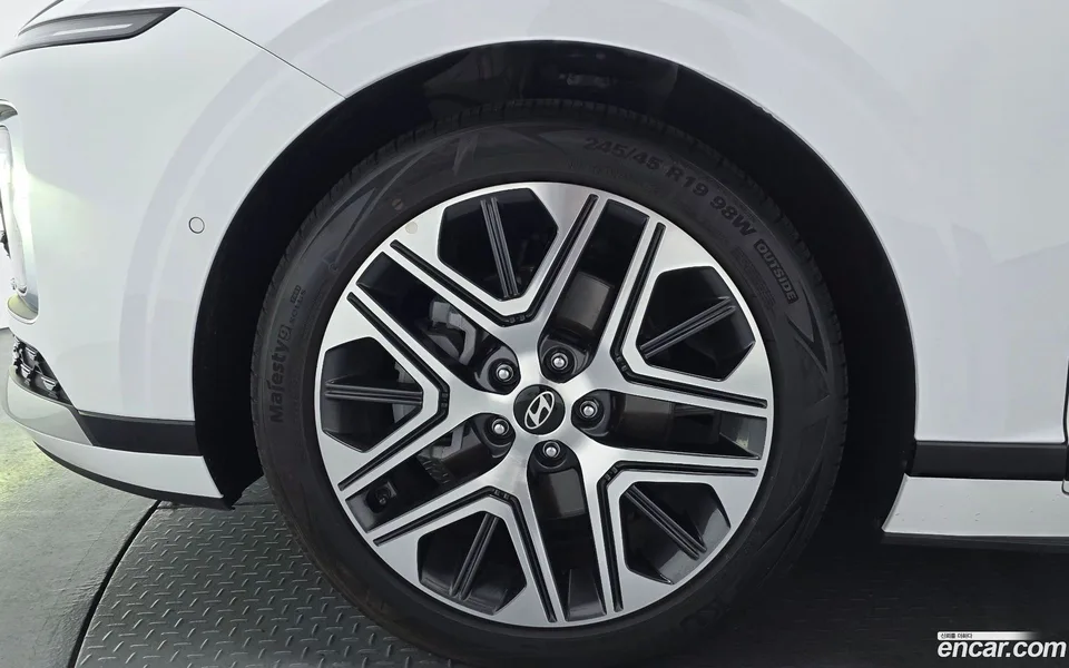 Hyundai Grandeur 2.5 2WD 2024 — миниатюра 2