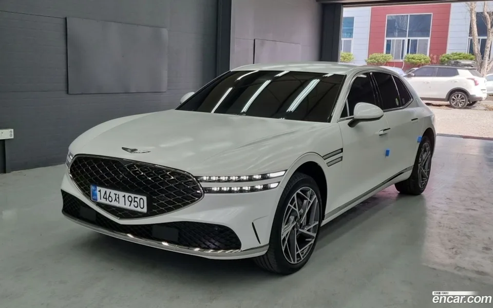 Genesis G90 3.5 AWD 2023 — photo 1, buy with delivery to Moscow