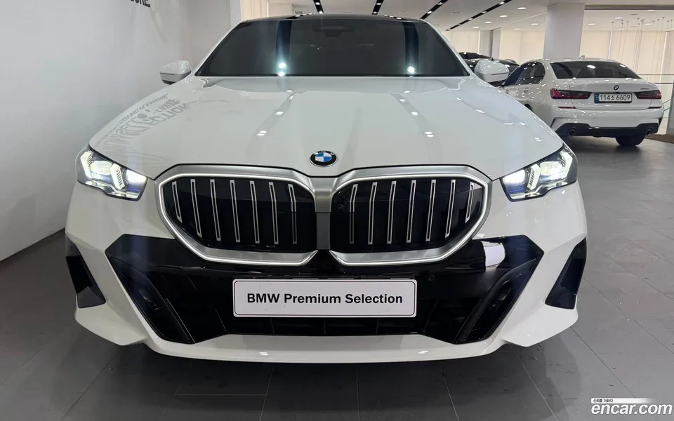 BMW 5 Series 520i M 2024 — миниатюра 3