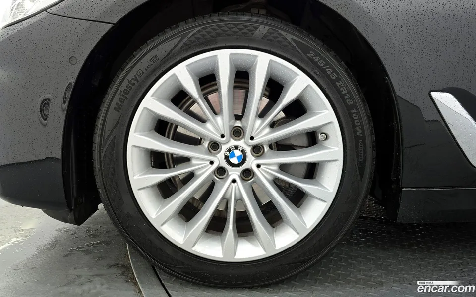 BMW 5 Series 520i 2022 — миниатюра 5