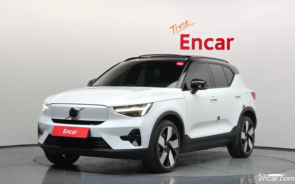 Volvo XC40 Recharge 2022 — фото 1, купить с доставкой в Москву