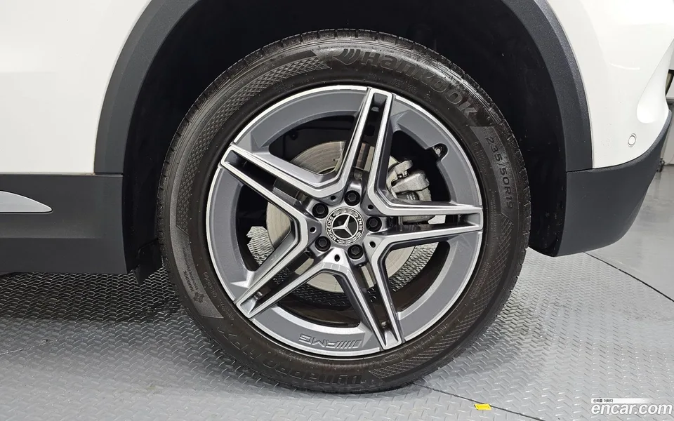 Mercedes-Benz GLA-Class GLA250 4MATIC 2023 — миниатюра 2