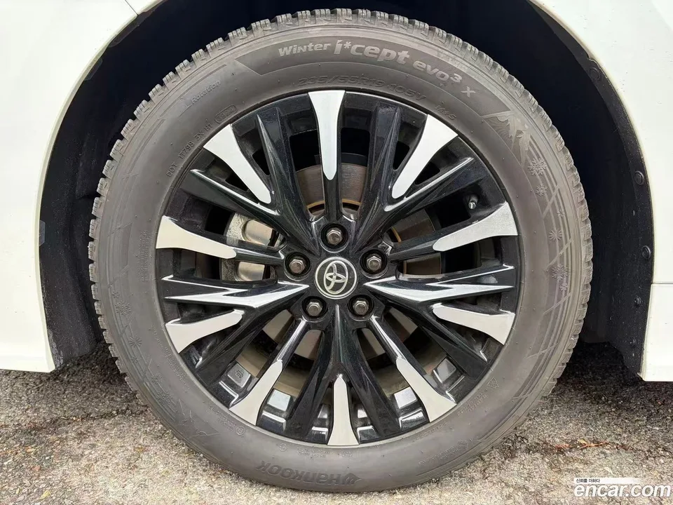 Toyota Alphard 2.5 HEV AWD 2024 — миниатюра 2