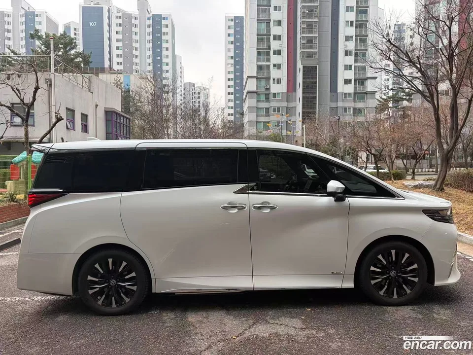 Toyota Alphard 2.5 HEV AWD 2024 — миниатюра 4