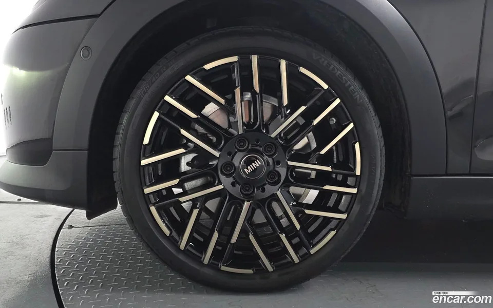 MINI Cooper S 5 2024 — миниатюра 2