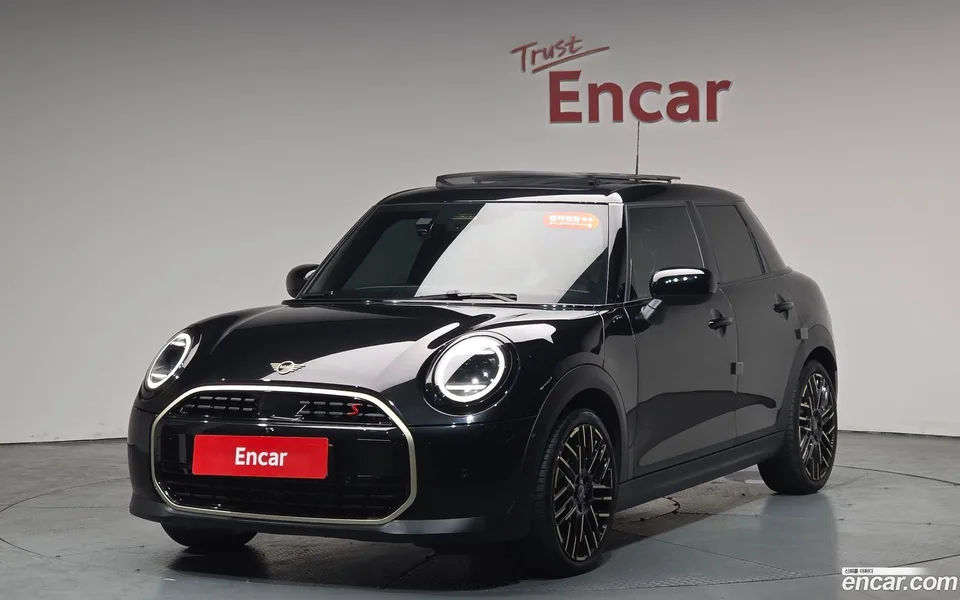 MINI Cooper S 5 2024 — фото 1, купить с доставкой в Москву
