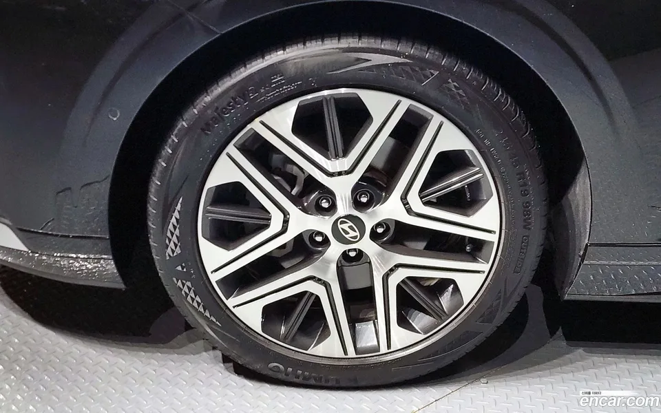 Hyundai Grandeur 2.5 2WD 2023 — миниатюра 2