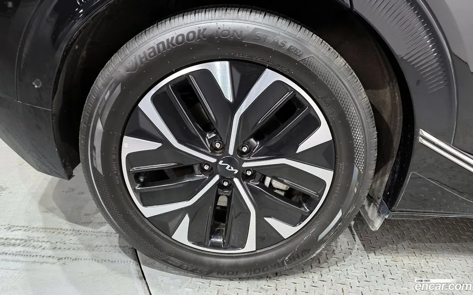 Kia EV6 2023 — миниатюра 5