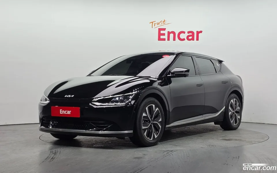 Kia EV6 2023 — фото 1, купить с доставкой в Москву