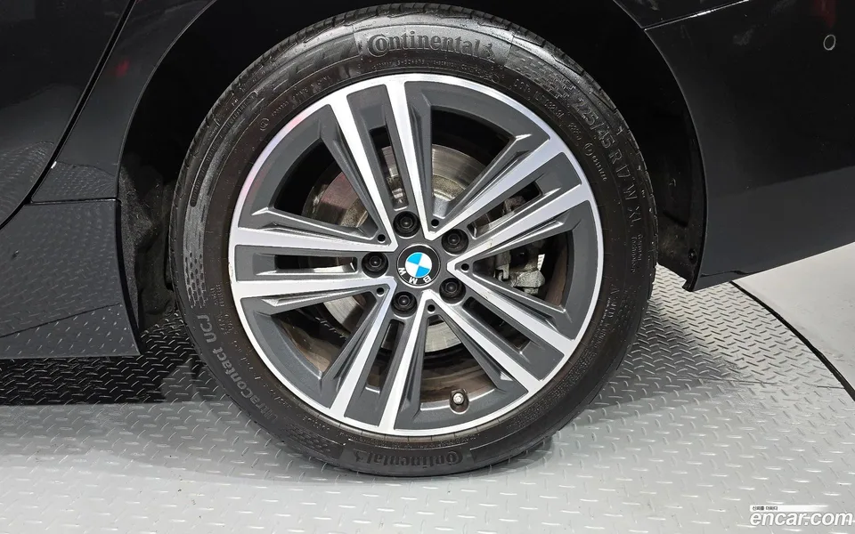 BMW 2 Series Gran Coupe 220i 2024 — миниатюра 2