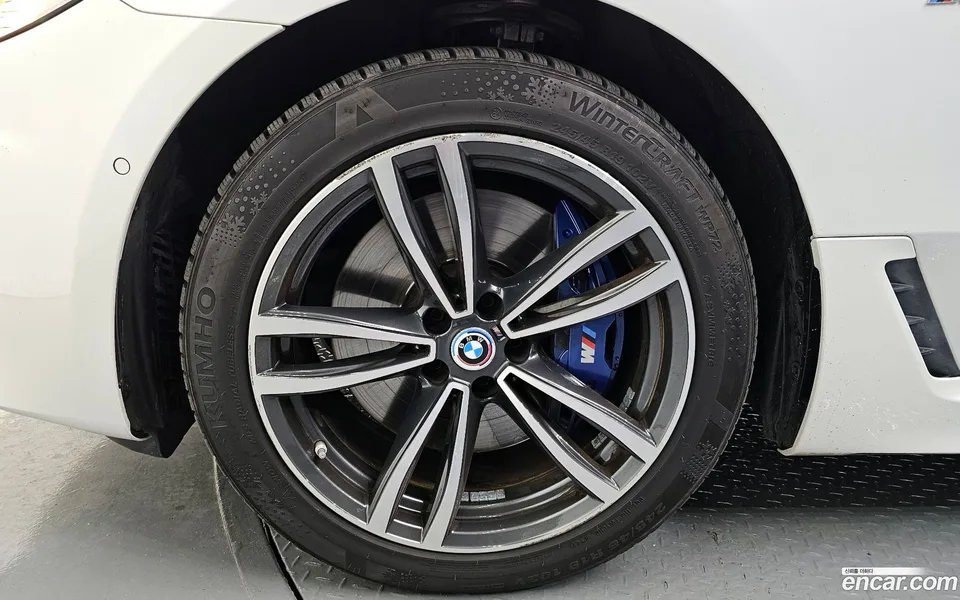 BMW 6 Series GT 620d xDrive M 2022 — миниатюра 2