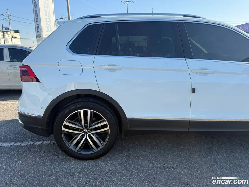 Volkswagen Tiguan 2.0 TDI 2022 — миниатюра 2