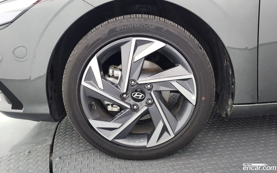 Hyundai Avante CN7 Hybrid 2025 — миниатюра 2