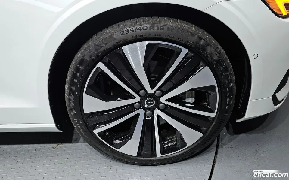Volvo S60 B5 2024 — миниатюра 5