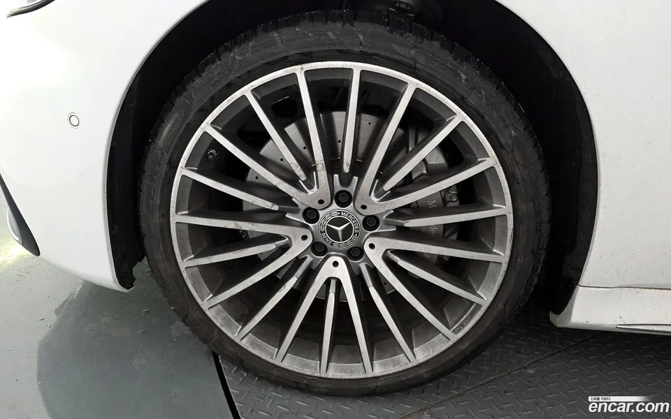Mercedes-Benz S-Class S500L 4MATIC 2024 — миниатюра 2