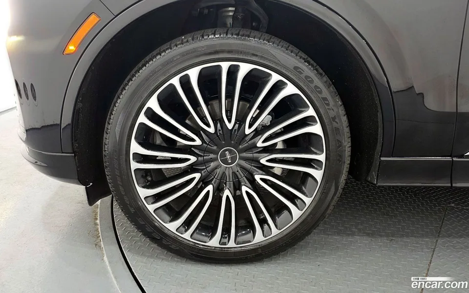 Lincoln Aviator 3.0 AWD 2025 — миниатюра 2