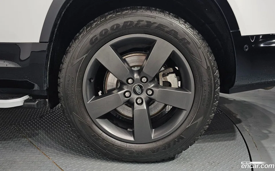 Land Rover Defender 130 P400 X- HSE 2023 — миниатюра 2