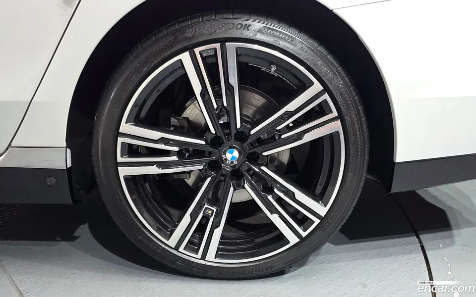 BMW 7 Series 740d xDrive M 2025 — миниатюра 2