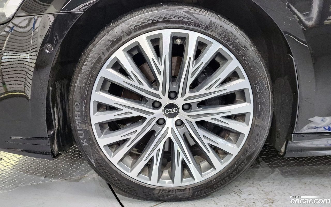 Audi A8 2022 — 5