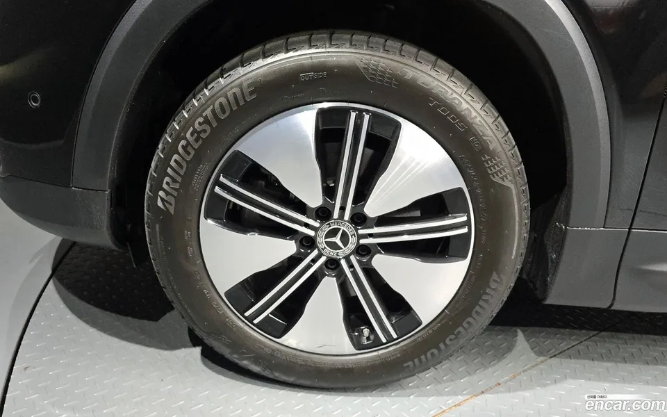 Mercedes-Benz EQB EQB300 4MATIC 2024 — миниатюра 5